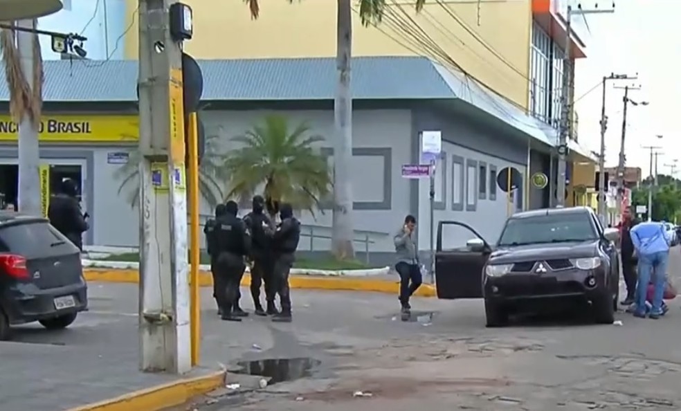 PolÃ­cia trocou tiros com os bandidos e impediu o ataque; 13 pessoas morreram no CearÃ¡ â?? Foto: GloboNews/ ReproduÃ§Ã£o