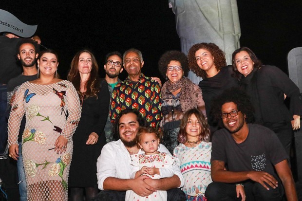 Gilberto Gil com a família no Cristo Redentor (Foto: Daniel Janssens)