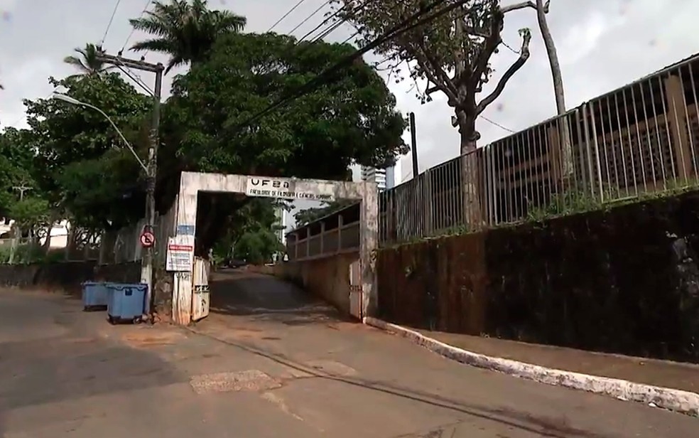 Faculdade de Filosofia da Universidade Federal da Bahia (UFBA) (Foto: Reprodução/TV Bahia)