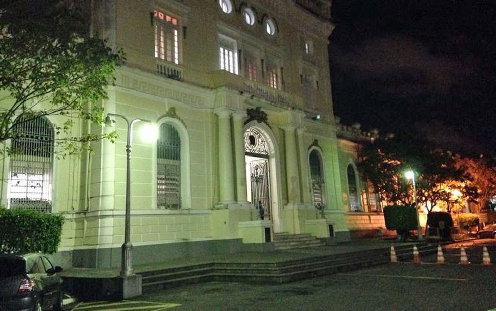 Policiais presos foram autuados por crime militar na Delegacia de PolÃ­cia JudiciÃ¡ria Militar da PMPE (DPJM), no Quartel do Derby â?? Foto: DÃ©bora Soares/G1