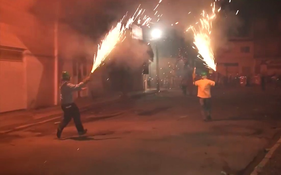 Guerra de espadas é vetada pela Justiça em Senhor do Bonfim, na Bahia (Foto: Reprodução/TV São Francisco)