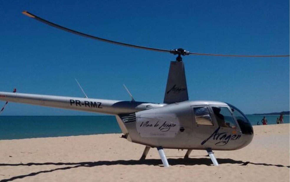 Aeronave pousou em praia de Arraial d'Ajuda, distrito de Porto Seguro (Foto: Col Sotir Toni/ Arquivo Pessoal)