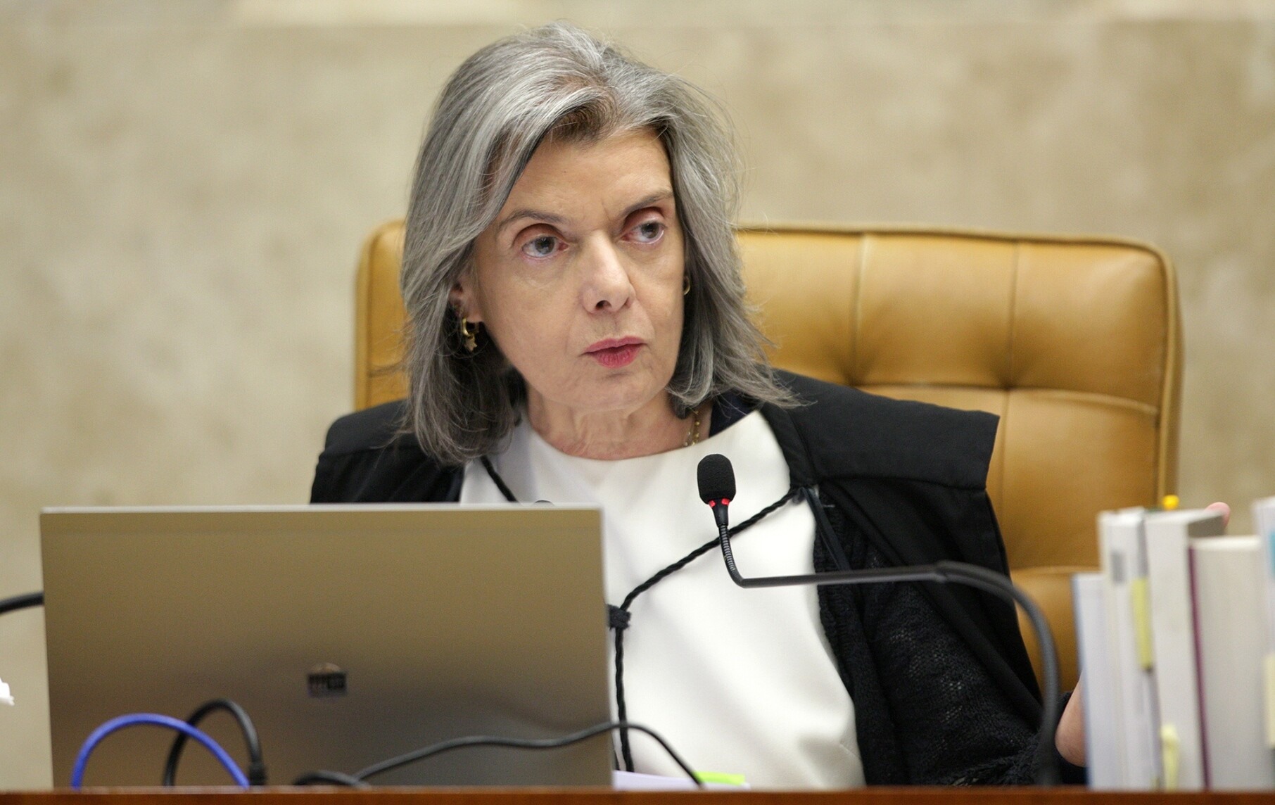 Resultado de imagem para CÃ¡rmen LÃºcia avisa Tribunal da Lava Jato que Lula nÃ£o pode ser preso