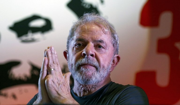 Resultado de imagem para Desembargador devolve benefÃ­cios de ex-presidente a Lula