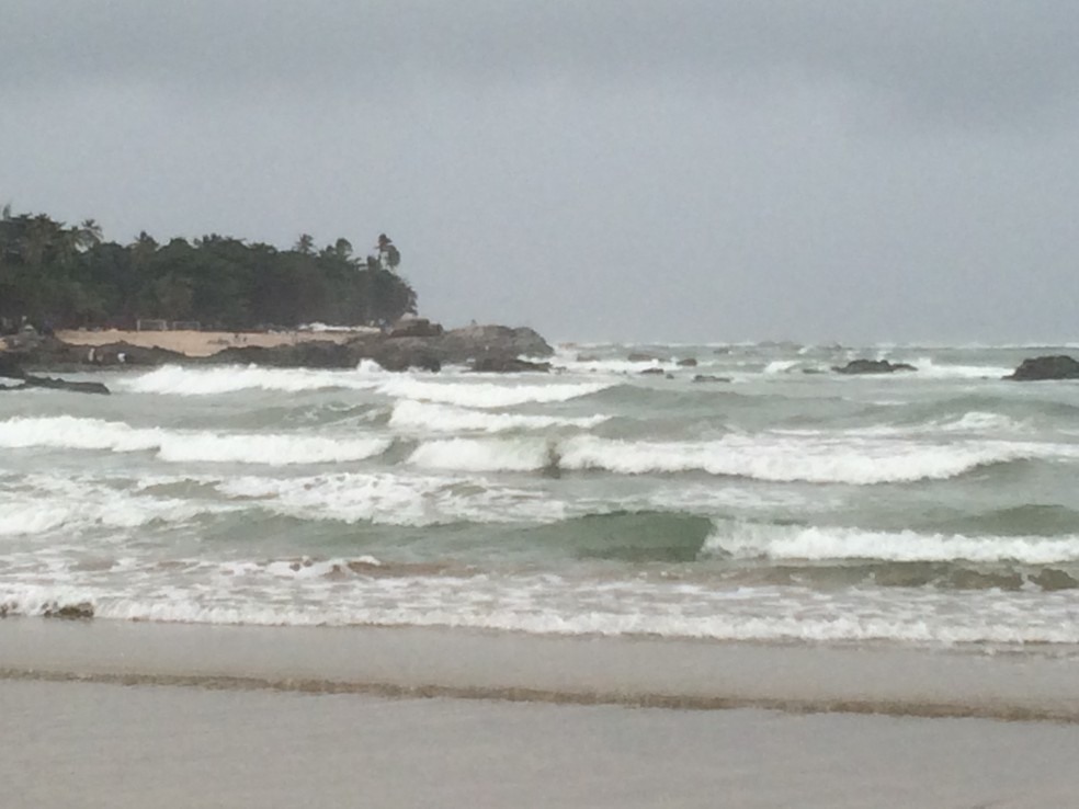 Há previsão de ondas de até 4 metros no litoral da Bahia neste fim de semana (Foto: Eduardo Barbosa/TV Bahia)