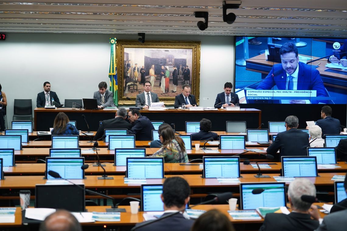 ReuniÃ£o ordinÃ¡ria para continuaÃ§Ã£o da discussÃ£o e votaÃ§Ã£o do parecer do relator, dep. Samuel Moreira (PSDB/SP) e Presidente da ComissÃ£o especial da reforma da PrevidÃªncia, dep. Marcelo Ramos (PL-AM) 