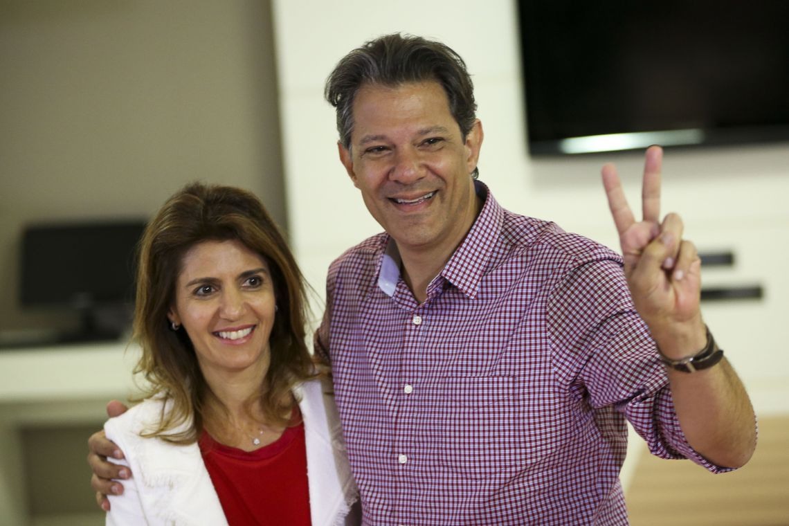 O candidato Ã  PresidÃªncia da RepÃºblica, Fernando Haddad, vota em SÃ£o Paulo.