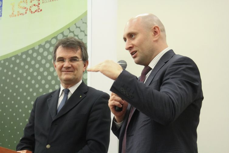  coordenador regional do EscritÃ³rio das NaÃ§Ãµes Unidas para a CooperaÃ§Ã£o Sul-Sul, Edem Bakhshish. sessÃ£o de encerramento da 1Âª ConferÃªncia Ministerial Regional das AmÃ©ricas sobre Economia Verde, em Fortaleza.