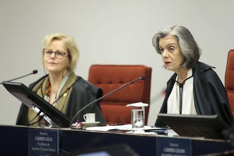 A ministra Rosa Weber e a presidente do Supremo Tribunal Federal (STF), CÃ¡rmem LÃºcia, durante a segunda e Ãºltima audiÃªncia pÃºblica sobre descriminalizaÃ§Ã£o do aborto. 