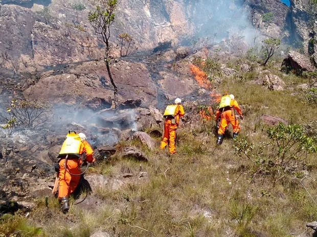 Incêndio Rio de Contas, Bahia (Foto: Bombeiros Militares da Bahia/ Divulgação)