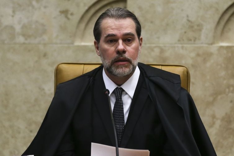 presidente da Corte, Dias Toffoli, que farÃ¡ um discurso sobre o reinÃ­cio dos trabalhos forenses. Participam da solenidade os ministros da JustiÃ§a e SeguranÃ§a PÃºblica, Sergio Moro, da Defesa, Fernando Azevedo, e da Mulher, FamÃ­lia e Direitos