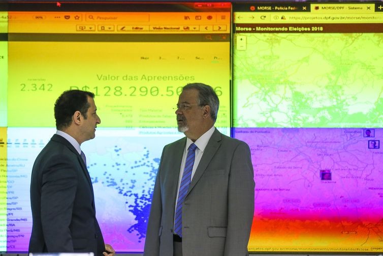 O ministro da SeguranÃ§a PÃºblica, Raul Jungmann, e o diretor da PolÃ­cia Federal, RogÃ©rio Galoro, participam da solenidade de abertura do Centro  Integrado de Comando e Controle das EleiÃ§Ãµes Gerais de 2018 (CICCE). 