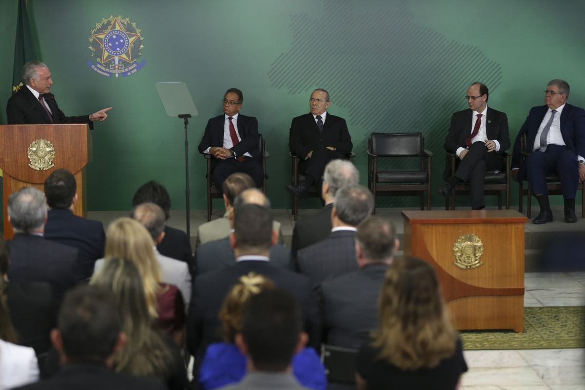 O presidente Michel Temer discursa na cerimÃ´nia de anÃºncio de investimentos para o Novo Ensino MÃ©dio e avaliaÃ§Ã£o do impacto do Programa do Ensino MÃ©dio em Tempo Integral, no PalÃ¡cio do Planalto.