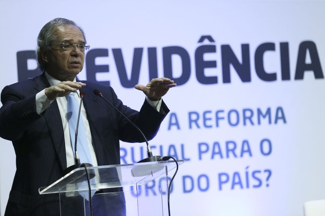 O ministro da Economia, Paulo Guedes, faz palestra na abertura do seminÃ¡rio PrevidÃªncia: por que a reforma Ã© crucial para o futuro do paÃ­s? no auditÃ³rio do edifÃ­cio sede do Correio Braziliense. 