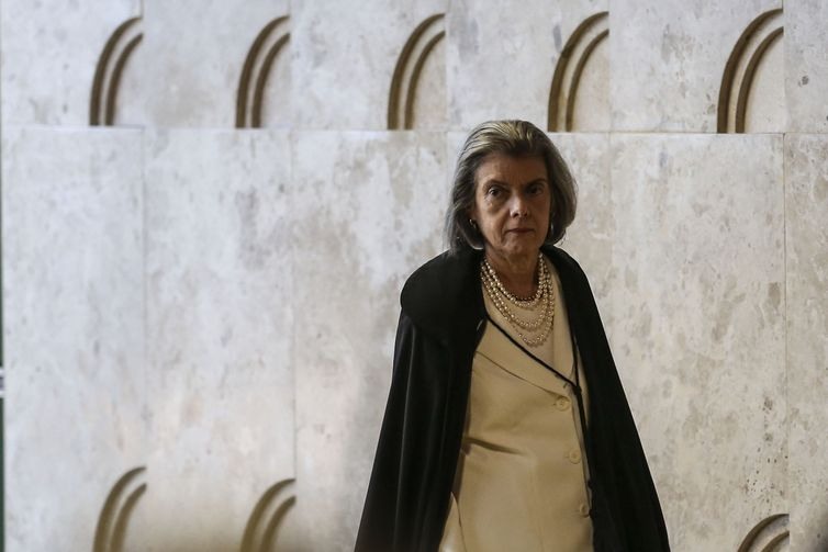 A presidente do STF, ministra CÃ¡rmen LÃºcia, durante sessÃ£o plenÃ¡ria extraordinÃ¡ria de retomada do julgamento da aÃ§Ã£o direta de inconstitucionalidade (ADI 5794) que questiona o fim da contribuiÃ§Ã£o sindical obrigatÃ³ria.