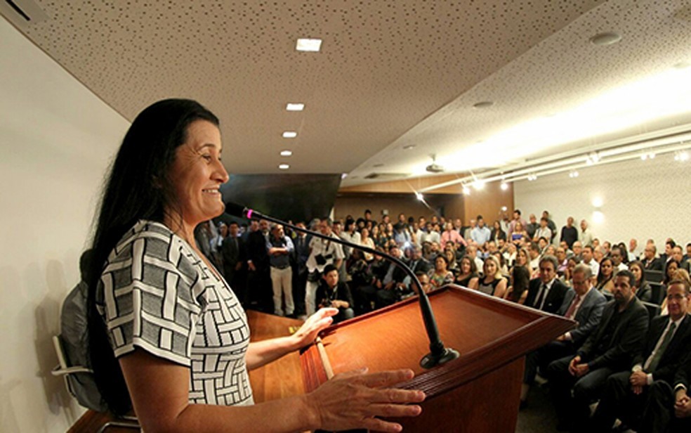 Ex-prefeita de Barreiras, Jusmari Oliveira tomou posse no dia 22 de setembro (Foto: Paula Fróes/ GOVBA)