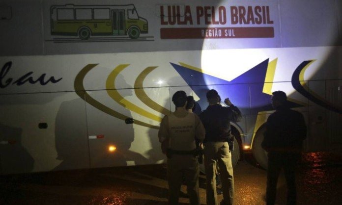 Resultado de imagem para PolÃ­cia identificou de onde partiram tiros contra caravana de Lula, diz deputado