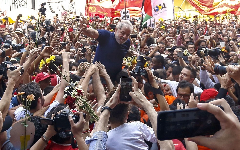 O ex-presidente Lula em 7 de abril, durante ato em SÃ£o Bernardo do Campo (SP) (Foto: Miguel Schincariol/AFP)