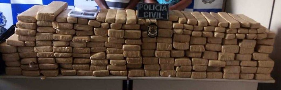 Casal foi preso com 128 kg de maconha em IlhÃ©us, no sul da Bahia â?? Foto: PolÃ­cia Civil/ DivulgaÃ§Ã£o