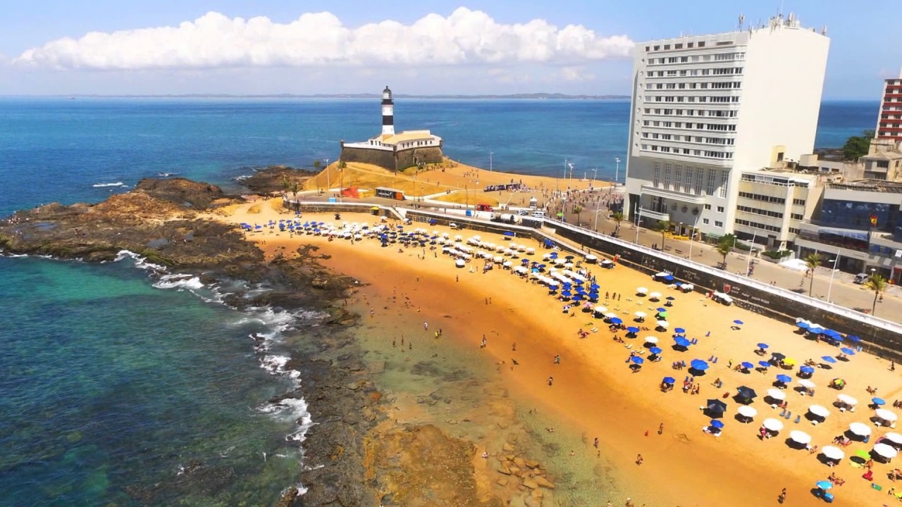 Resultado de imagem para fotos aereas do bairro da barra em salvador