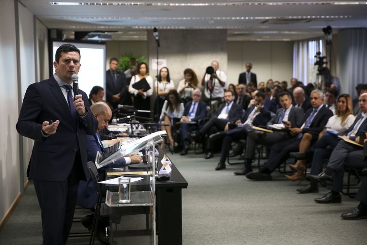  O ministro da JustiÃ§a e SeguranÃ§a PÃºblica, Sergio Moro, durante reuniÃ£o para discutir sugestÃµes ao Projeto de Lei Anticrime, na Escola Nacional de FormaÃ§Ã£o e AperfeiÃ§oamento de Magistrados, Enfam.