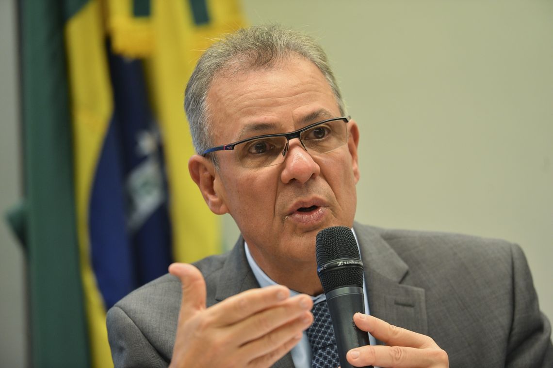 O ministro de Minas e Energia, Bento Albuquerque, participa de audiÃªncia pÃºblica, promovida pela ComissÃ£o de Minas e Energia da CÃ¢mara dos Deputados, para debater o plano do governo para o desenvolvimento do setor de energia no Brasil.