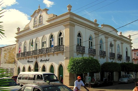 Resultado de imagem para fotos da camara municipal de valença na Bahia