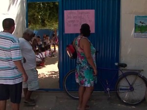 Alunos são liberados mais cedo por conta da falta de merenda em escola da Bahia (Foto: Reprodução/ TV Oeste)