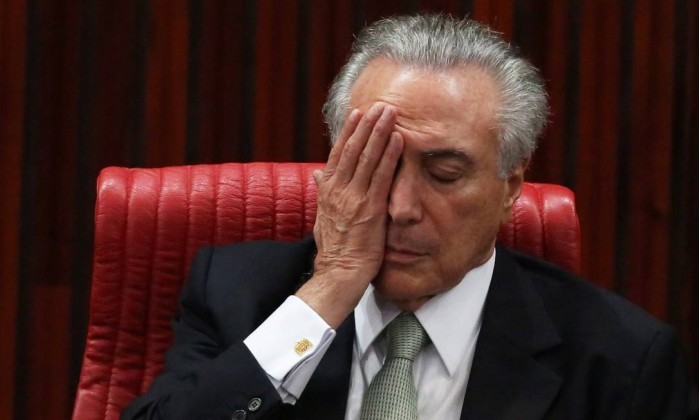 Resultado de imagem para fotos de temer preocupado