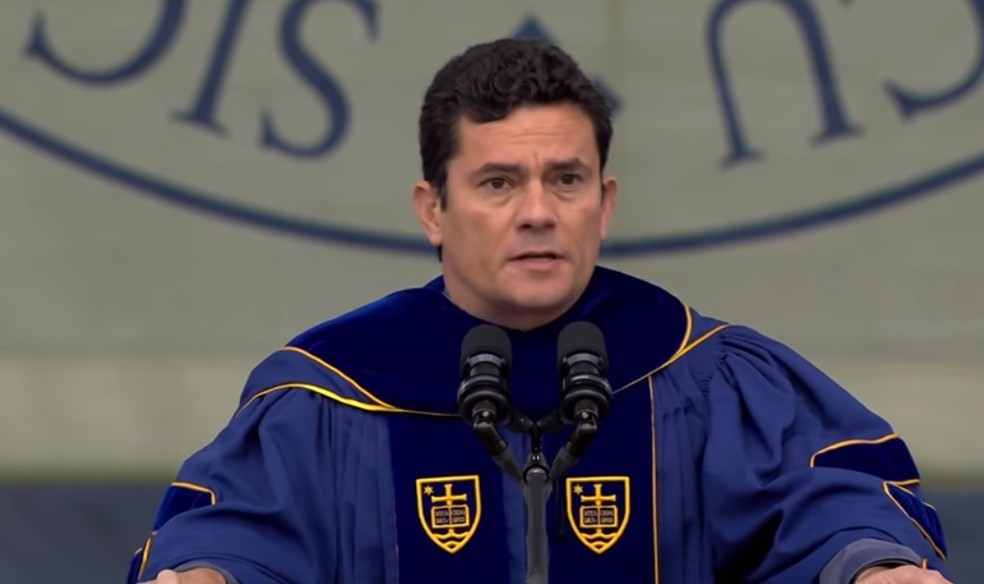 O juiz Sergio Moro durante o discurso aos formandos de 2018 da Universidade de Notre Dame (Foto: ReproduÃ§Ã£o)