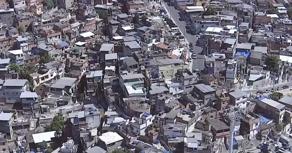 Complexo do Alemão: confrontos têm causado mortes diárias nas comunidades (Foto: Reprodução / TV Globo)