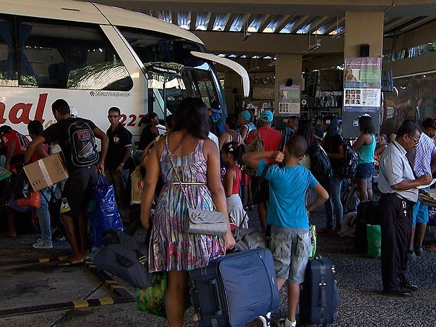 Movimento na rodoviária de Salvador (Foto: Imagem/ TV Bahia)