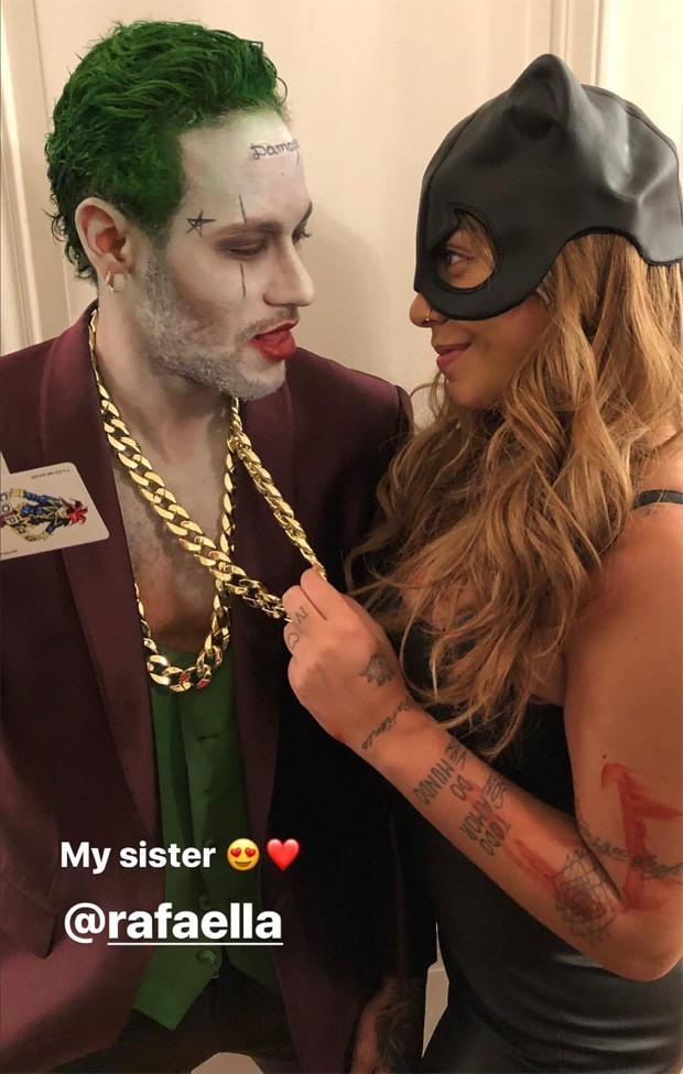 Neymar de Coringa e a irmã, Rafaella Santos, de Mulher-Gato (Foto: Reprodução/Instagram)