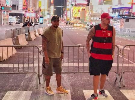 Naldo e filho passam férias em Nova York