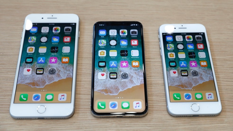 iPhone 8 Plus, iPhone X e iPhone 8: os smartphones da Apple lanÃ§ados no ano passado  â?? Foto: Stephen Lam/Reuters