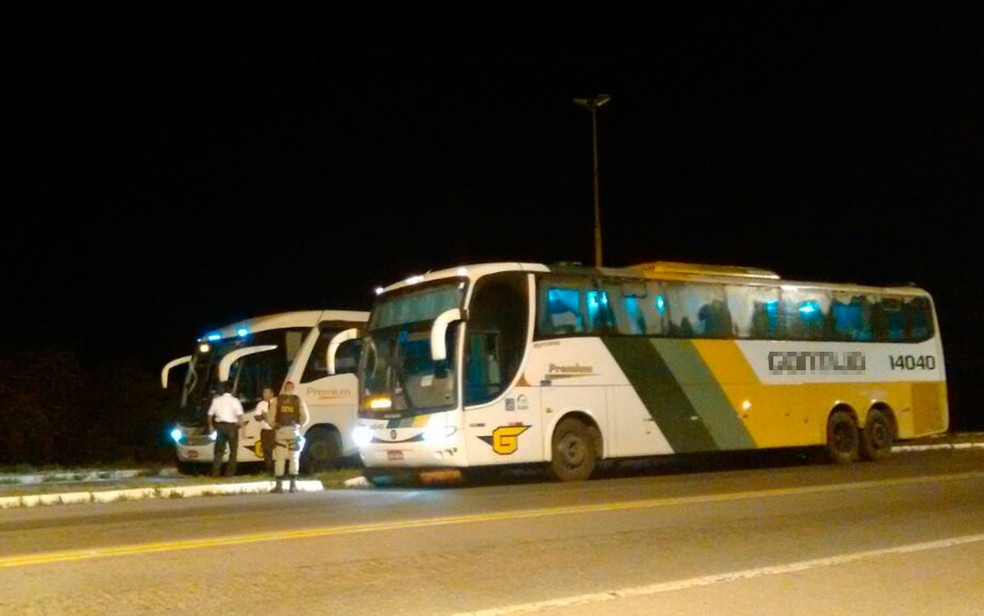 Suspeito foi encontrado em ônibus após fiscalização na BR-101 (Foto: Divulgação / SSP)