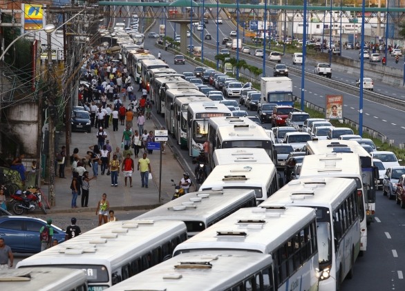 Resultado de imagem para fotos de greve dos rodoviarios de salvador