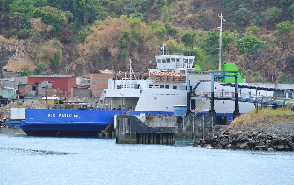 Ferry teve falha nos motores no momento de atracar no terminal de São Joaquim (Foto: Ubiratan Passos/Arquivo Pessoal)