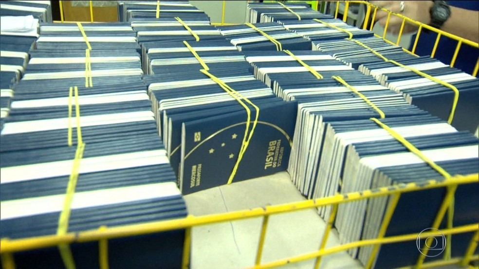 Emissão de passaportes ficou suspensa por mais de três semanas por restrição orçamentária (Foto: Reprodução/TV Globo)