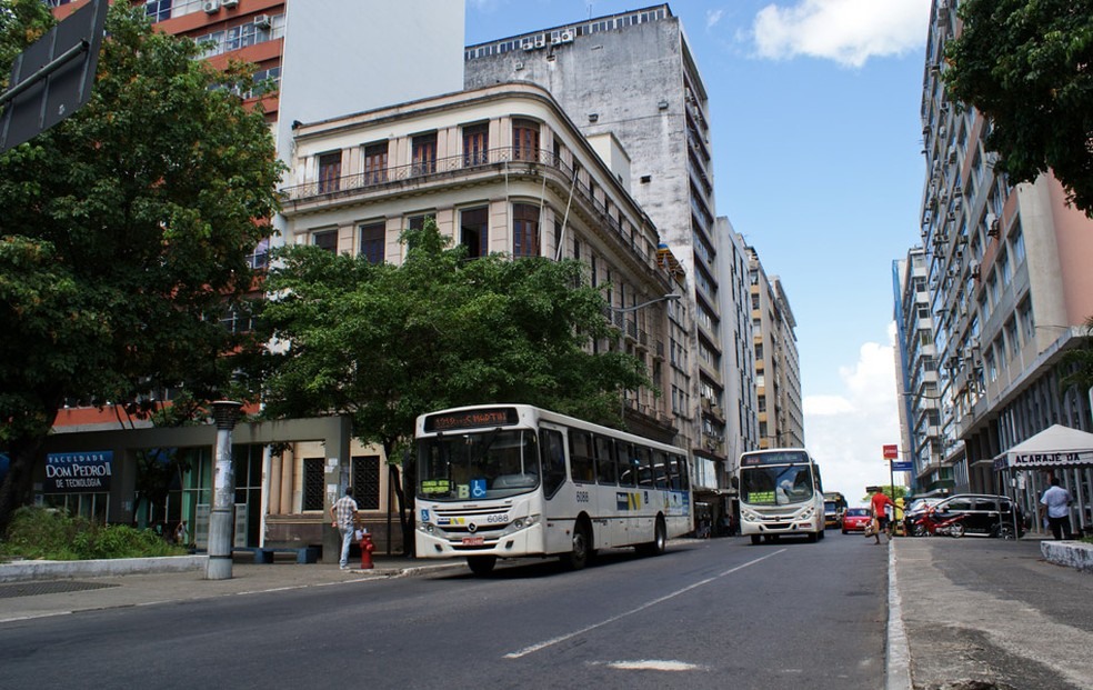 InterdiÃ§Ã£o vai da Rua Miguel Calmon Ã  PraÃ§a da inglaterra â?? Foto: Egi Santana/G1