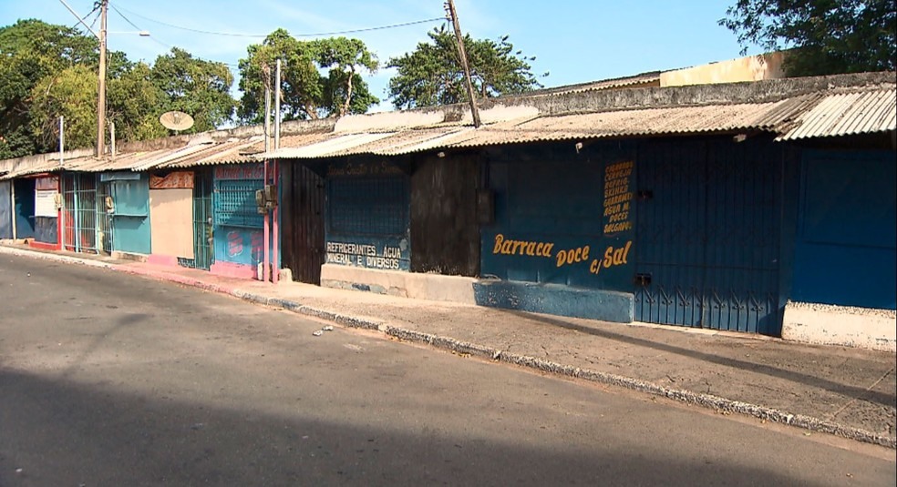 ComÃ©rcio do Pero Vaz fechou as portas na tarde desta terÃ§a-feira (Foto: ReproduÃ§Ã£o/TV Bahia)