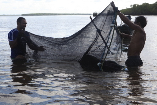 Resultado de imagem para fotos de pescadores em valença bahia