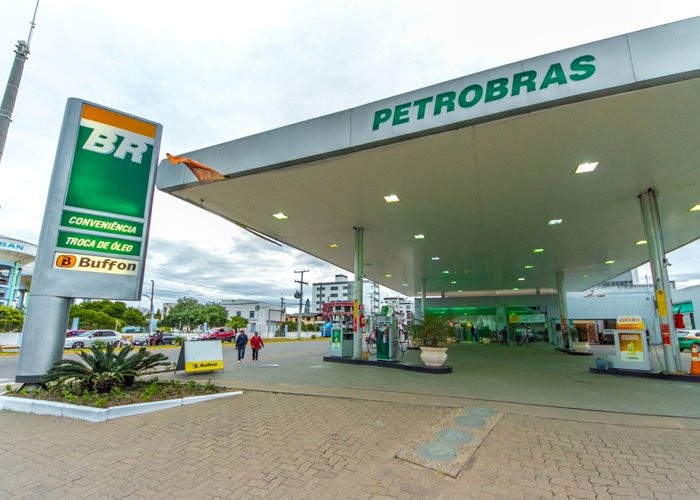 Resultado de imagem para fotos de postos de gasolina da petrobras