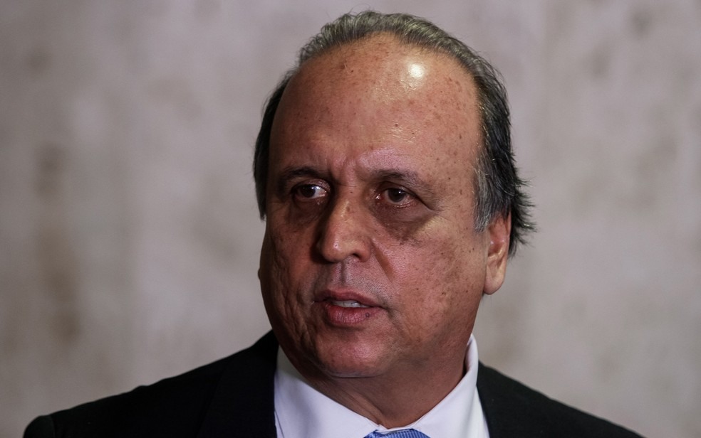 O governador Luiz Fernando Pezão vai à Justiça para que o ministro Torquato Jardim explique declarações sobre corrupção na PM do RJ (Foto: Isac Nóbrega/PR)