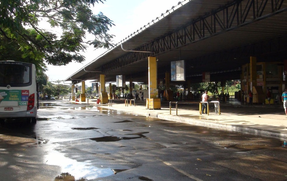 Estação Pirajá passa a ser novo ponto final de 6 linhas de ônibus metropolitanos. (Foto: Lílian Marques/G1)