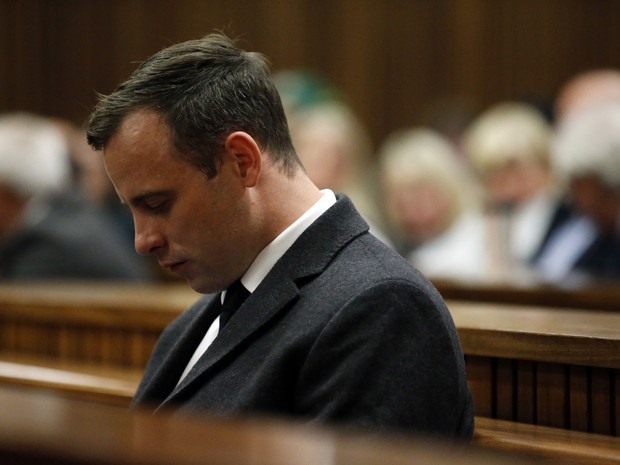 Oscar Pistorius é condenado a 6 anos de prisão por matar a ex-namorada (Foto: Marco Longari/AFP)