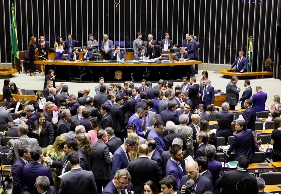 Deputados reunidos no plenÃ¡rio da CÃ¢mara durante a sessÃ£o desta quarta-feira (4) â?? Foto: Luis Macedo/CÃ¢mara dos Deputados