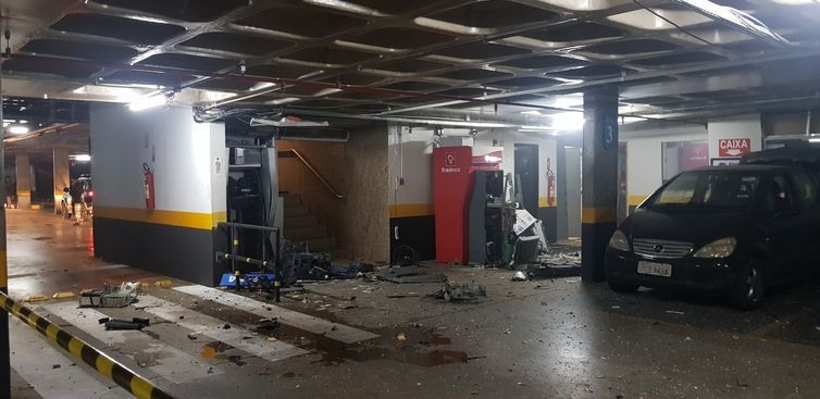 ExplosÃ£o caixas, Golden Tulip, PolÃ­cia