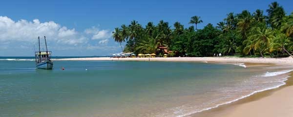 Resultado de imagem para uma praia de MaraÃº, regiÃ£o do sul da Bahia