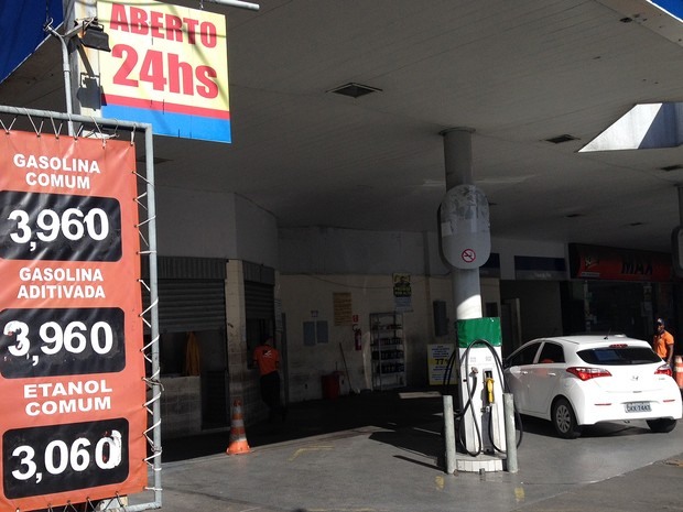 Posto de combustíveis no bairro da Federação, em Salvador, Bahia (Foto: Henrique Mendes/ G1)